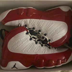(Excellent Condition) White and Gym Red Air Jordan 9 Retro (GS)